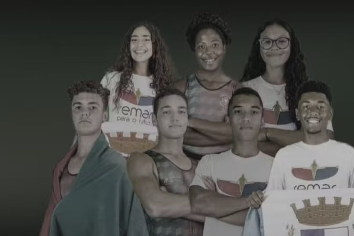 Velório coletivo com vítimas do clube de remo é realizado nesta terça-feira em Pelotas, no Rio Grande do Sul