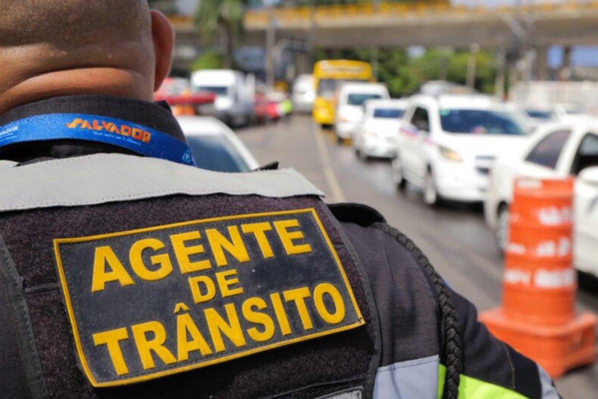Transalvador informa bloqueio parcial em trânsito no Uruguai