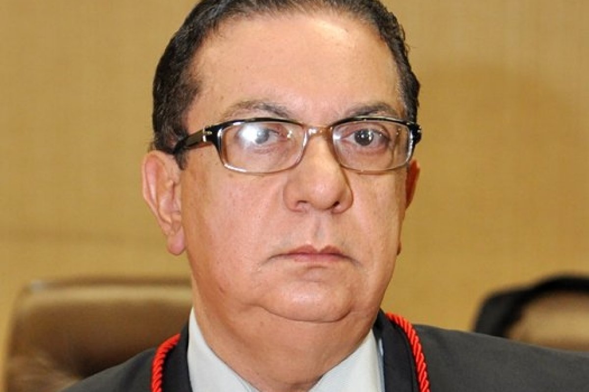 Mensagens a desembargador sobre barra de ouro reforçam suspeitas a gabinetes do STJ