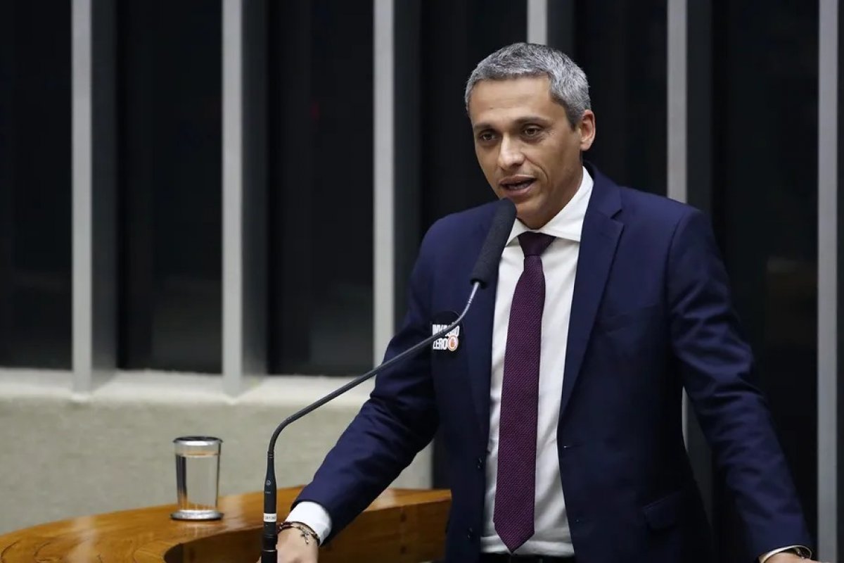 Deputado Gustavo Gayer é alvo da PF em operação contra desvio de cota parlamentar