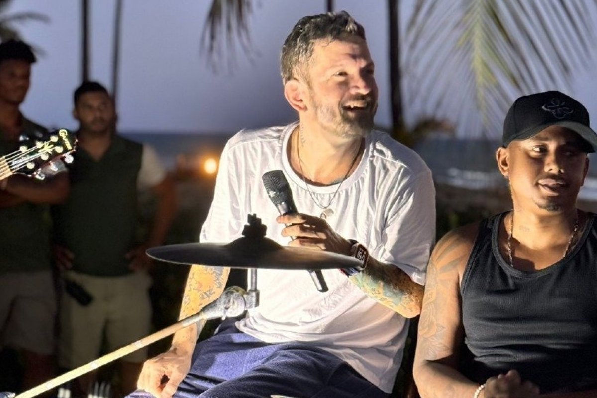 Saulo Fernandes faz surpresa para hóspedes em Costa do Sauípe! Veja vídeo;
