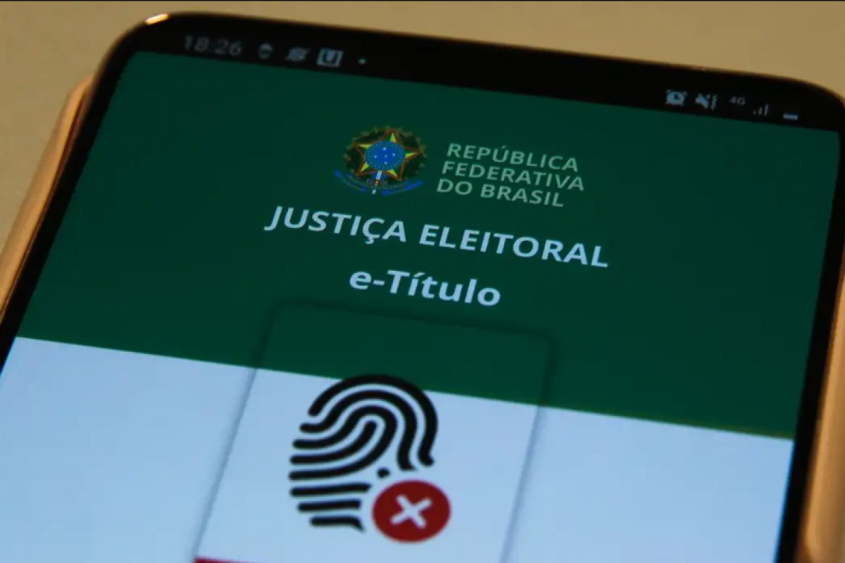 Em meio a segundo turno, prazo para instalar e-Título no celular termina neste sábado (26)