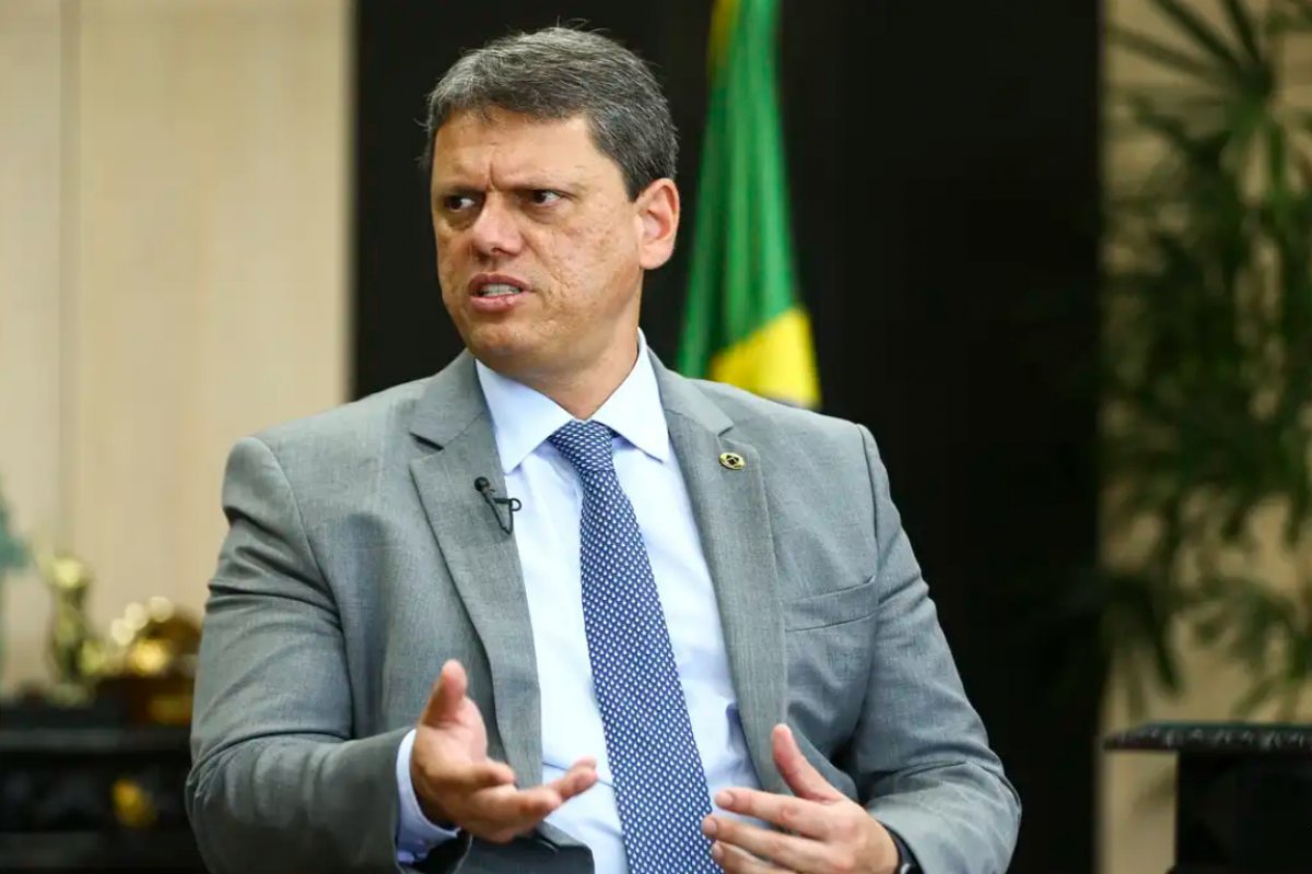 Tarcísio de Freitas diz que PCC pede voto para Guilherme Boulos em São Paulo