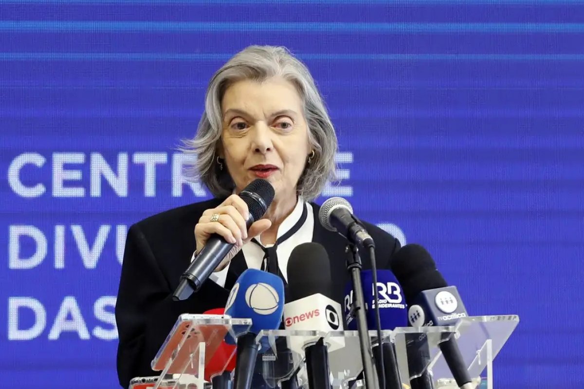 TSE dará resposta rápida a notícia-crime de Boulos, diz Cármen Lúcia