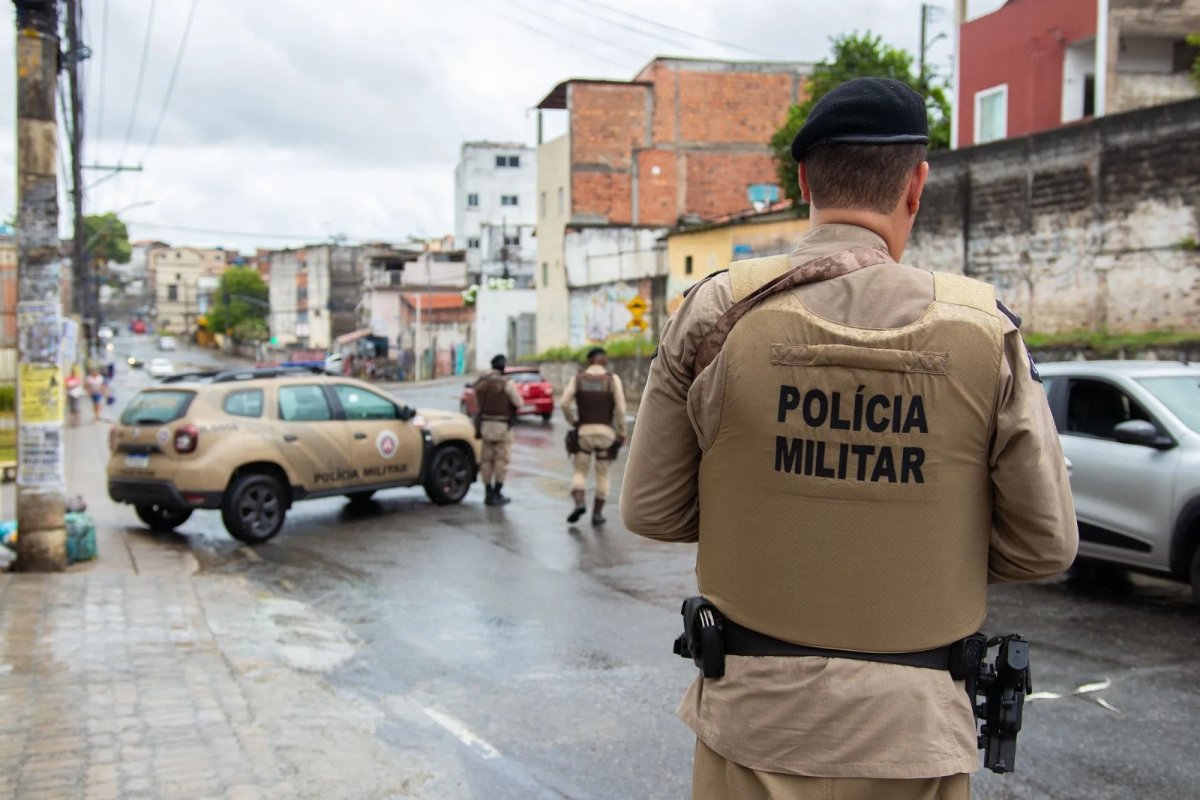 Familiares suspeitos de filmarem e divulgarem vídeos sexuais de crianças sofrem tentativa de linchamento no bairro de Castelo Branco, em Salvador