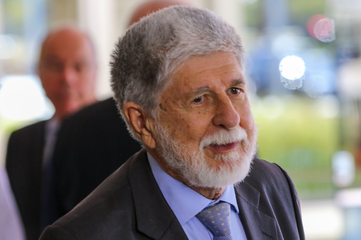 Venezuela convoca embaixador em Brasília e diz que Amorim age como 'mensageiro do imperialismo'