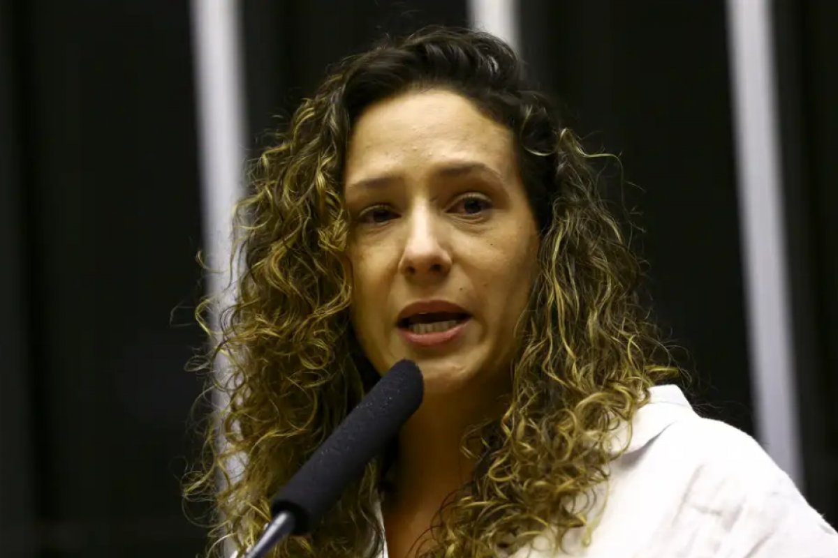 'Existe uma política antes e uma depois do assassinato de Marielle', diz Mônica Benício