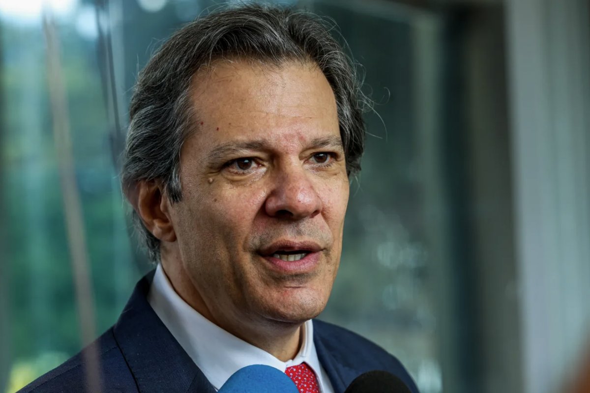 "Melhorar a distribuição de renda no Brasil e ter um sistema tributário justo", afirma Haddad no Palácio do Planalto