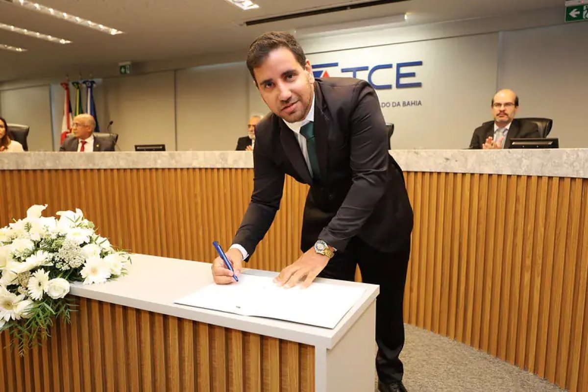 Candidato negro pede que Justiça reveja decisão que concedeu vaga de cota a homem, mesmo após reprovação por banca examinadora de concurso do TCE-BA