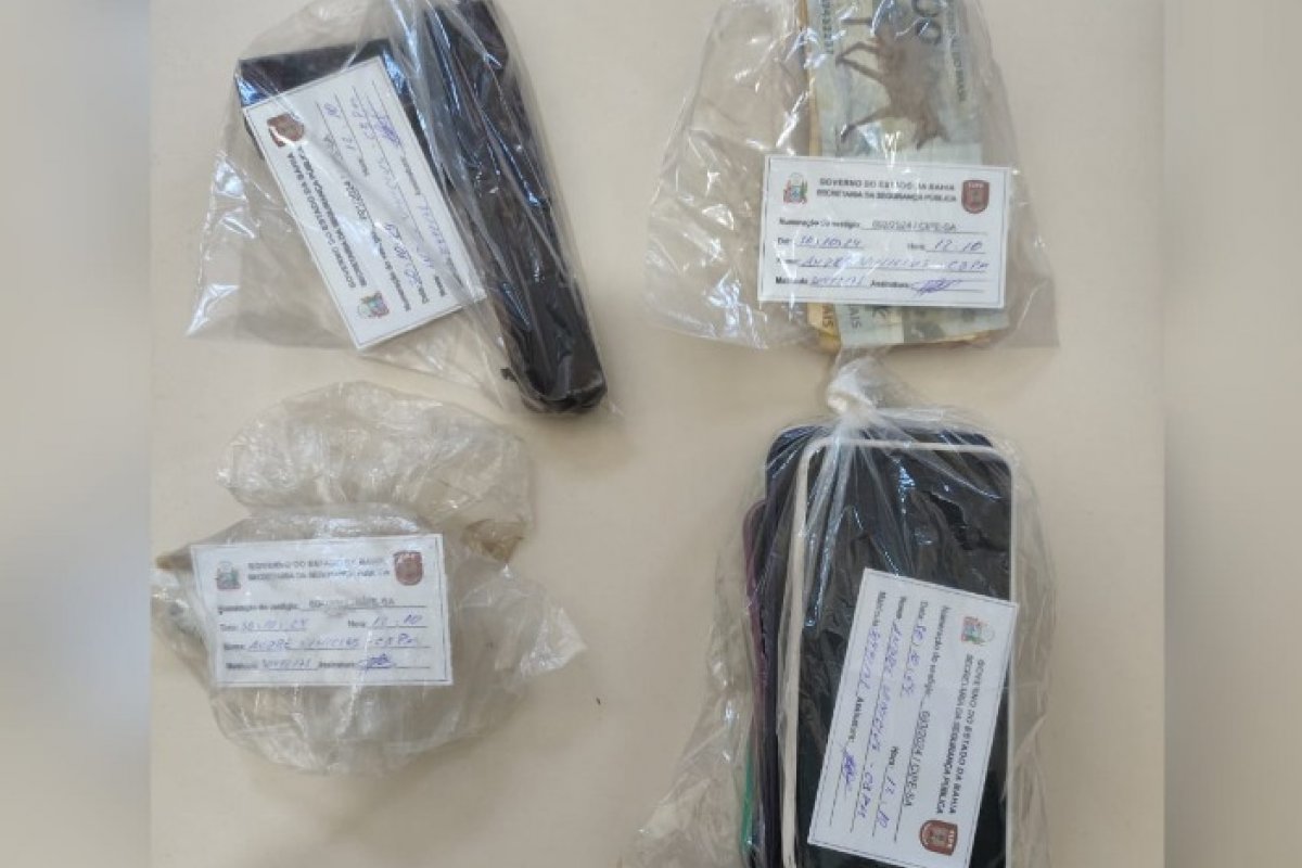 Homem e adolescente são detidos com arma de fogo e drogas em Xique-Xique