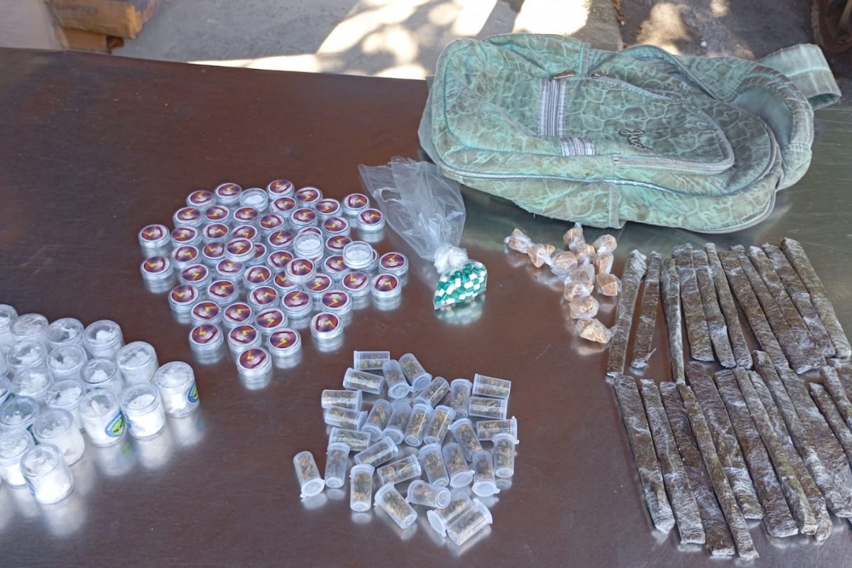 Suspeito de tráfico é preso com drogas em Salvador