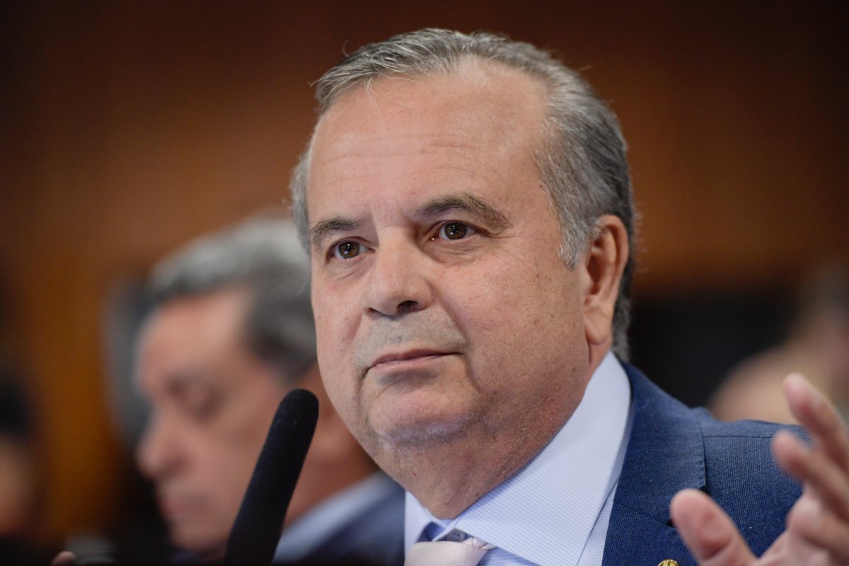 Senador protocola decreto legislativo para invalidar MP que beneficiava irmãos Batista