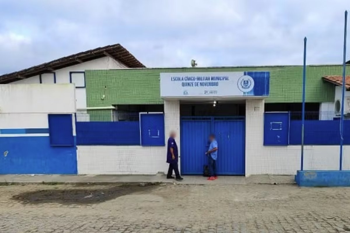 Adolescente de 14 anos é flagrada com 40 porções de cocaína em escola cívico-militar de Feira de Santana