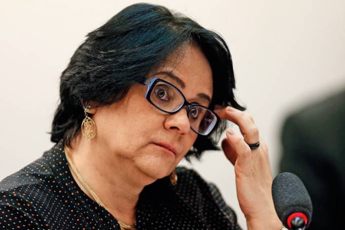 Campanha sobre abstinência sexual será cancelada pelo Ministério da Saúde