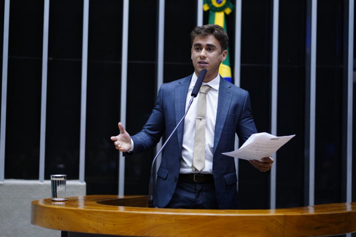 Nikolas Ferreira apresenta projeto de lei indicando prisão em casos como "educar com c*"