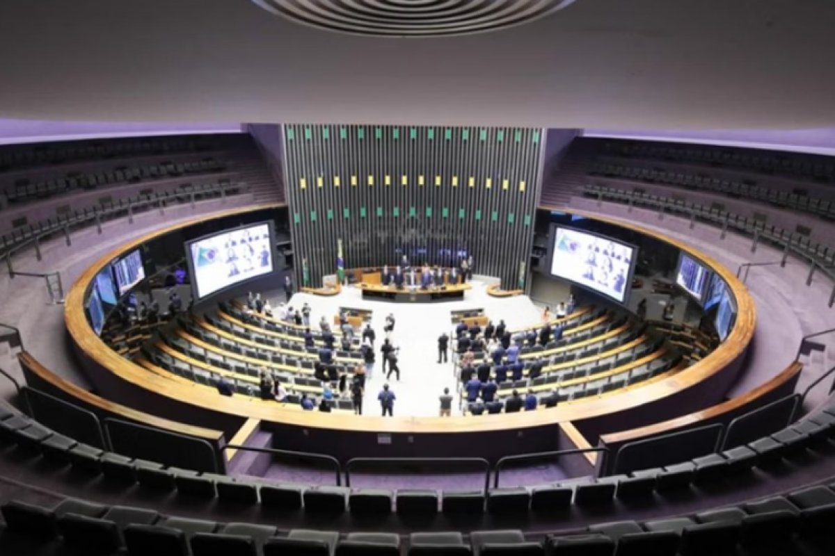 Deputados federais gastaram mais de R$ 2,5 milhões na contratação de serviços de segurança privada