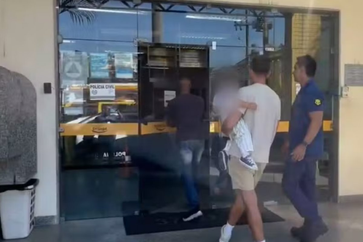 Argentino é preso por racismo contra funcionários de locadora de veículos na Zona Norte do Rio