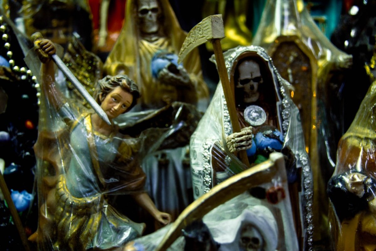 ‘La Santa Muerte’, líder do culto popular mexicano, é morta a tiros em altar