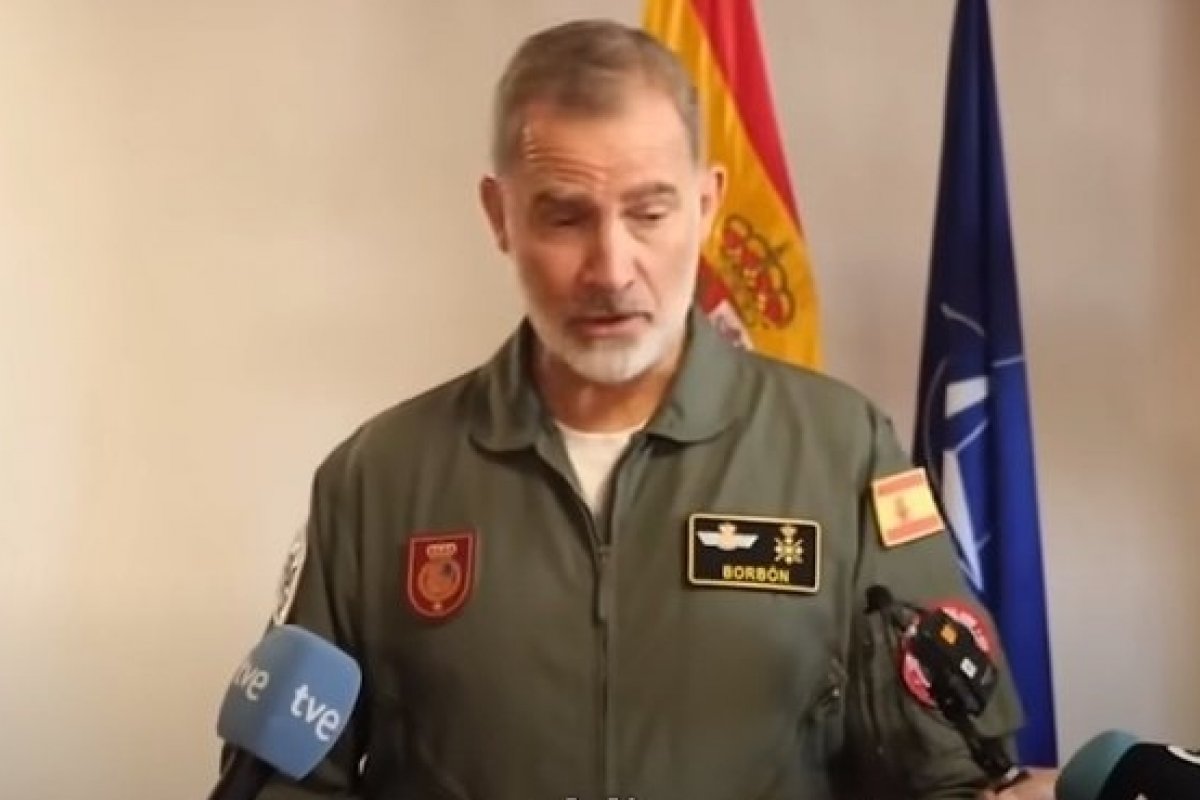 Enchentes na Espanha: Rei Felipe é recebido com protestos e gritos de 'assassino' durante visita a Valência