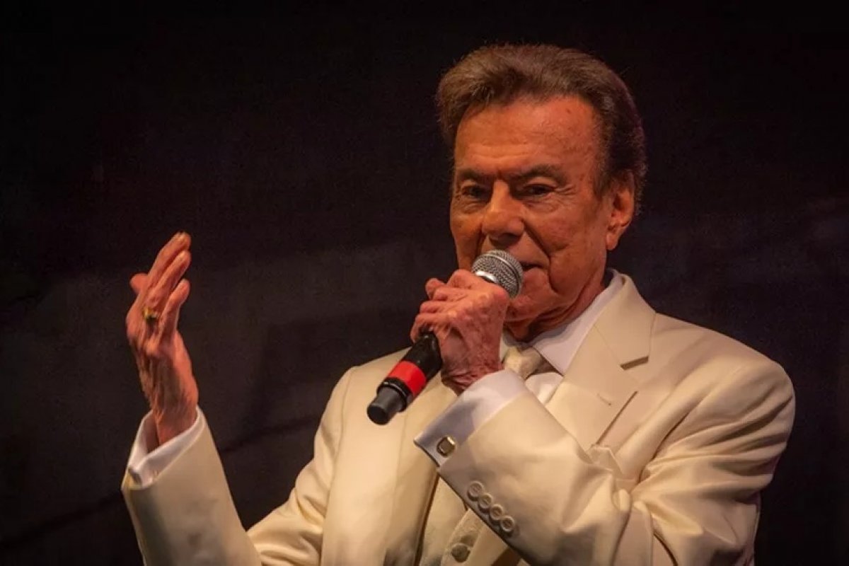 Morre o cantor Agnaldo Rayol, célebre por sua voz de barítono, aos 86 anos
