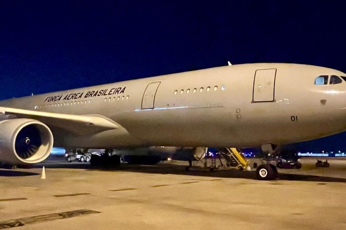 Décimo voo de missão da FAB decola de Beirute com 213 repatriados