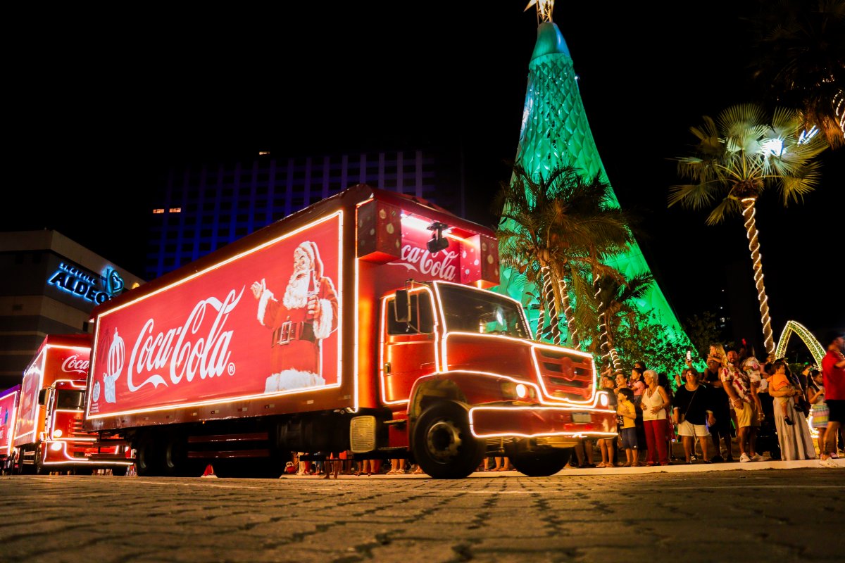 Mais de 20 cidades do Nordeste recebem as Caravanas de Natal da Coca-Cola; confira detalhes