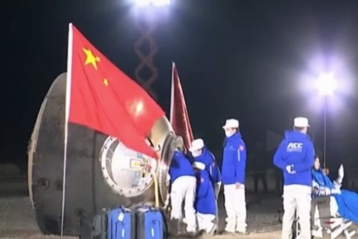 Astronautas chineses voltam à Terra após seis meses a bordo de estação espacial