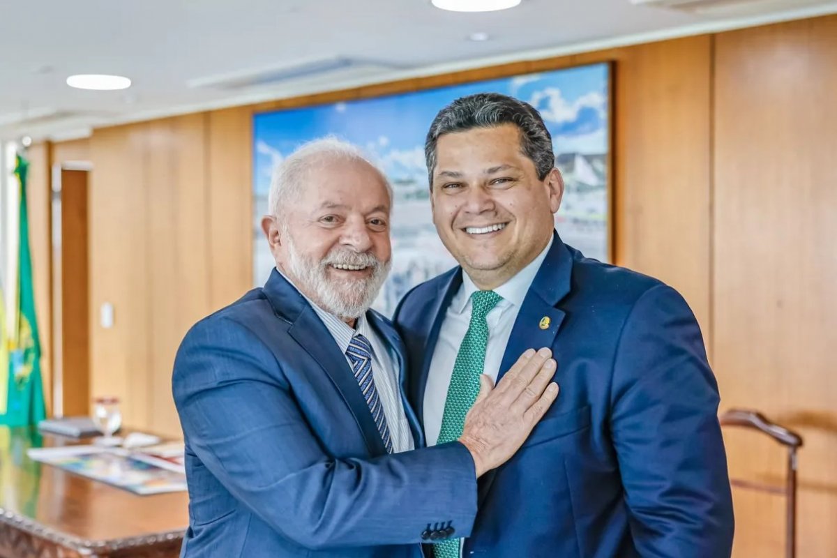 PT fecha apoio a Davi Alcolumbre na disputa pela presidência do Senado em 2025