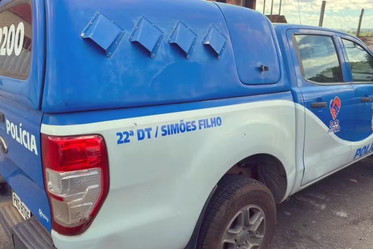 Jovem é morto a facadas dentro de apartamento onde morava em Simões Filho, na Bahia