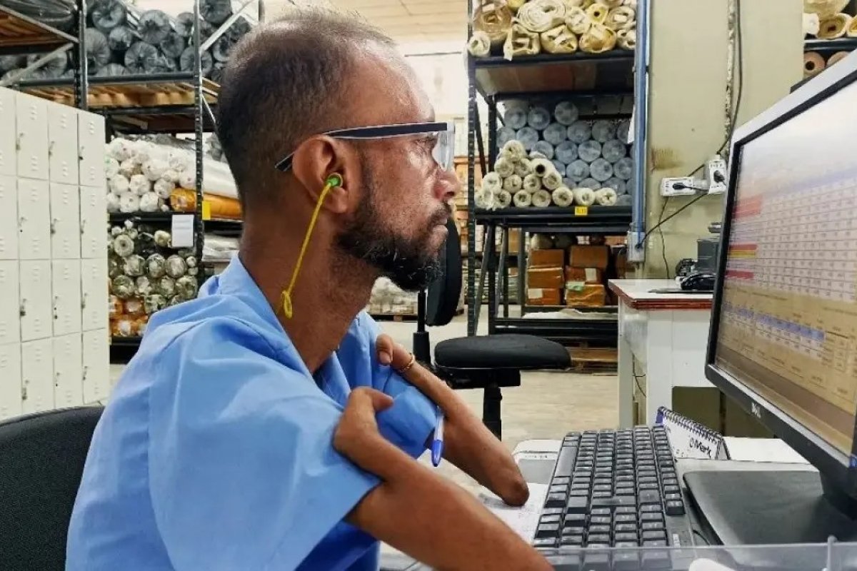 Dia D oferece serviços gratuitos para inclusão de pessoas com deficiência no mercado de trabalho