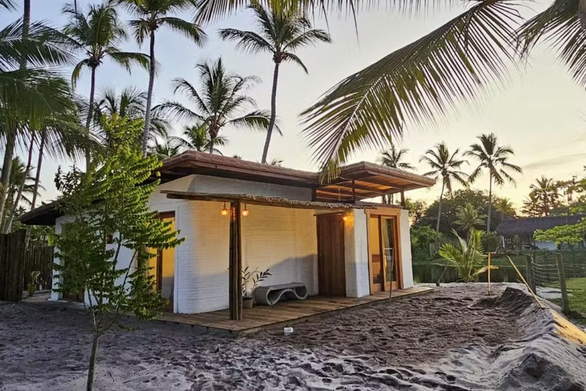 Casa de 57 m² feita por impressora 3D em oito dias é instalada na Bahia