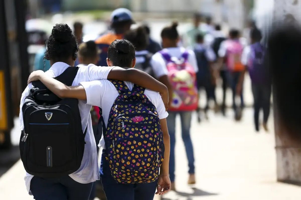 Em Salvador, 81% do ano letivo é impactado por tiroteios no entorno das escolas