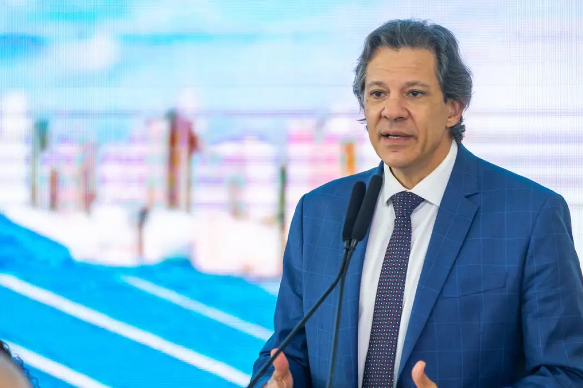 Governo estuda novas regras para BPC e Bolsa Família com objetivo de reduzir gastos e combater fraudes