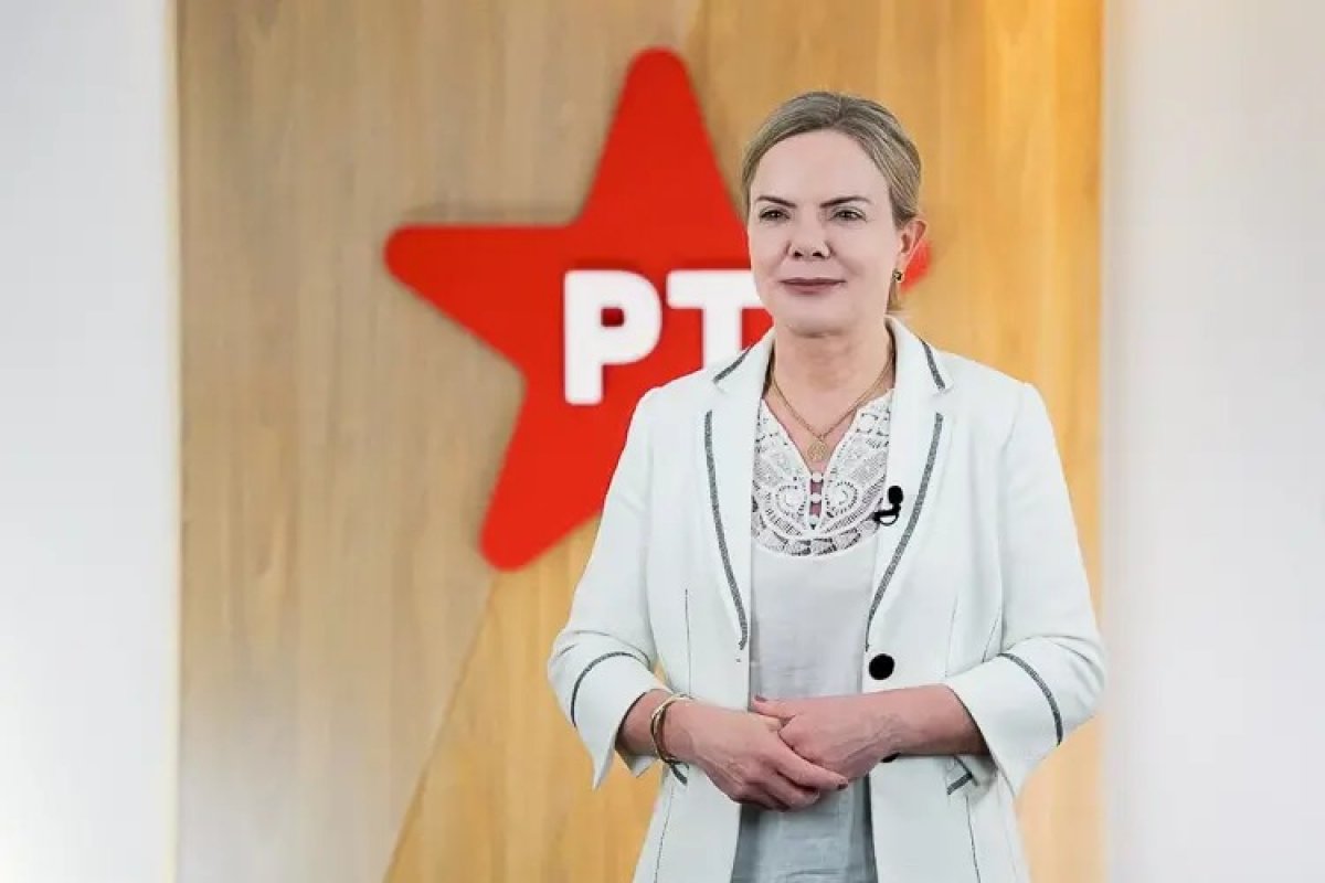 Gleisi Hoffmann comenta vitória de Trump nos EUA: ‘extrema direita já se assanha’