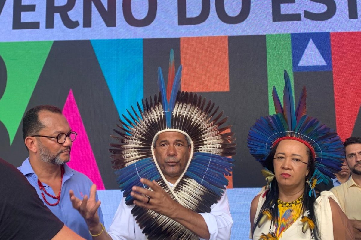 Jerônimo celebra importância de novas entregas e autorização de obras que beneficiam indígenas na Bahia