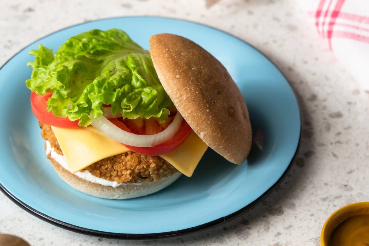Que tal aprender a preparar Hambúrguer vegano para saciar a fome?