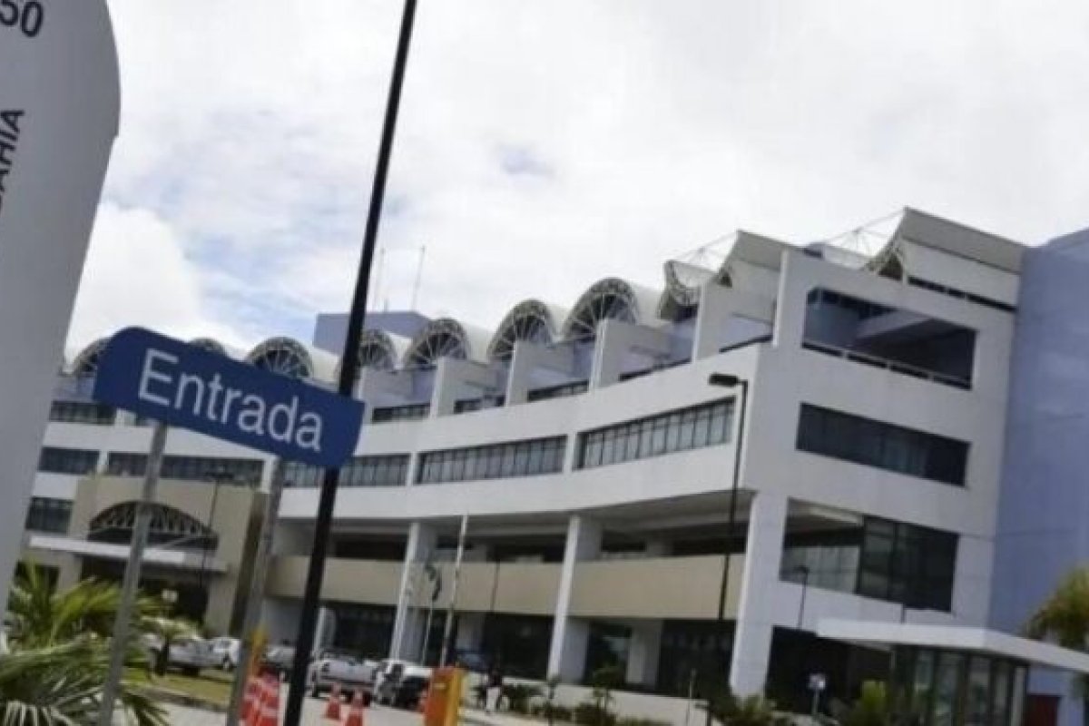 MPBA recomenda medidas à Prefeitura para reduzir ocupação irregular de calçadas por bares em Salvador