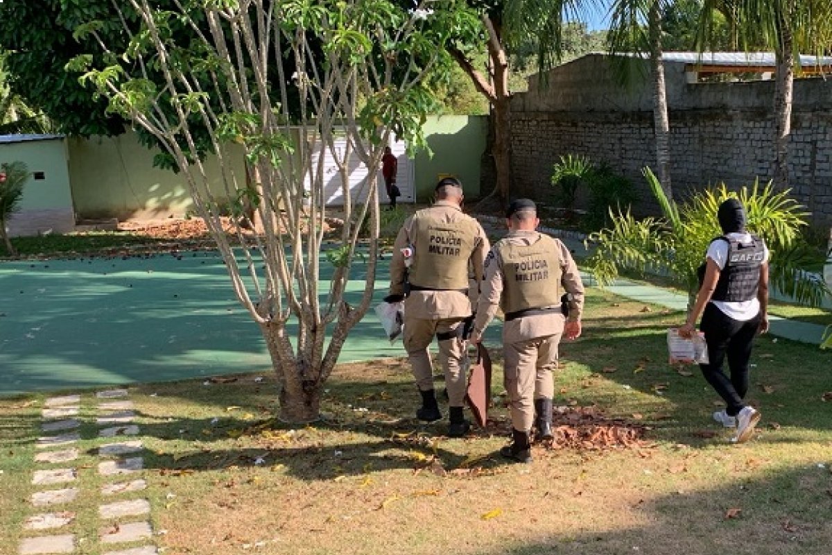 Dois policiais militares investigados por envolvimento em roubo são presos