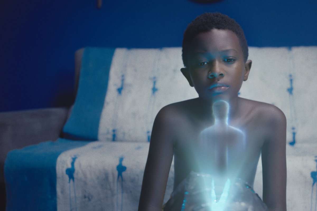 Curta-metragem baiano é exibido no festival de cinema da Nigéria; obra retrata ausência paterna e Salvador futurista