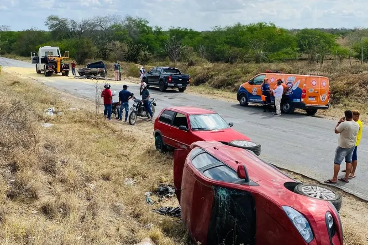 Colisão entre veículos deixa cinco feridos entre Riachão do Jacuípe e Coité