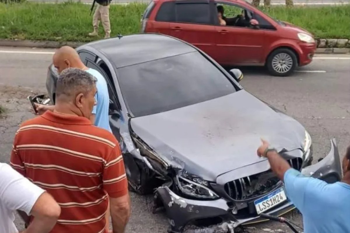 Vídeo: três homens são presos após perseguição que resultou em acidente no Rio de Janeiro