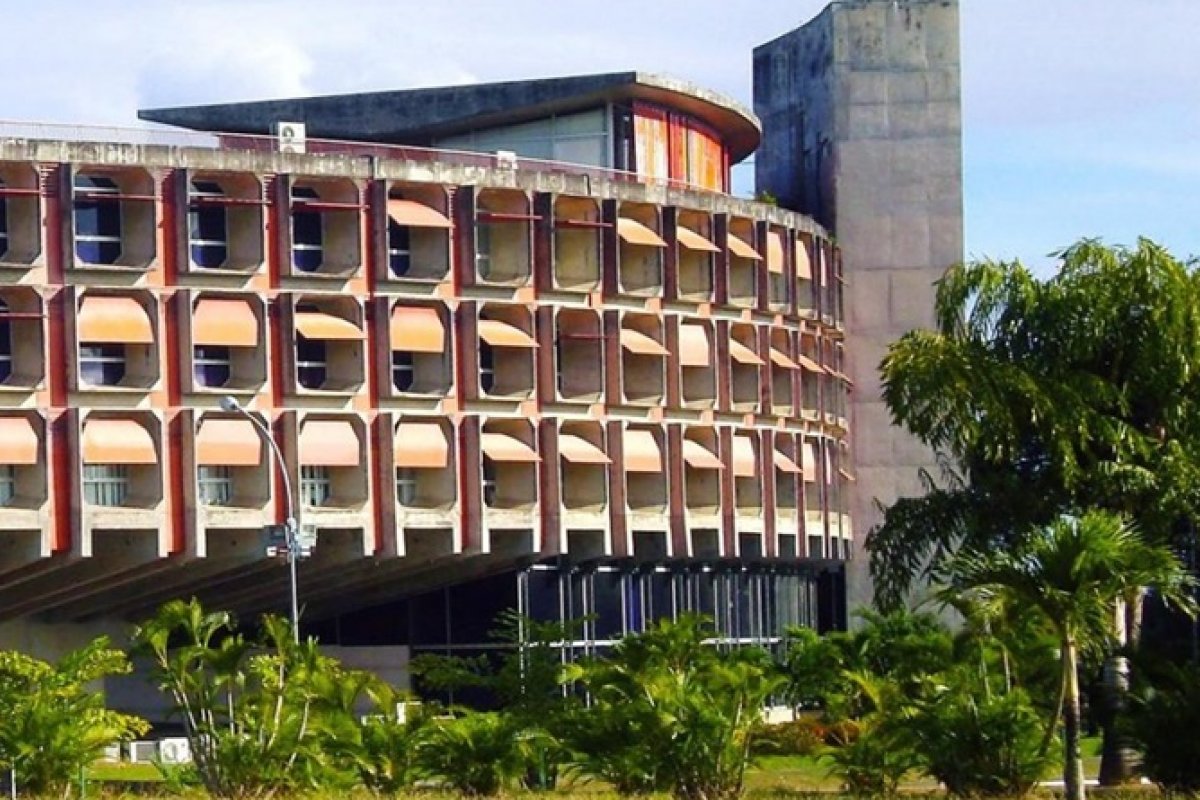 Governo da Bahia publica licitações para escolas