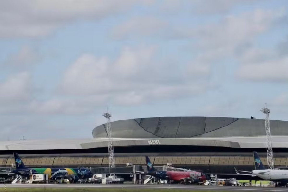 Aeronave da Latam que seguia para Guarulhos apresenta problemas durante voo e retorna para aeroporto de Recife