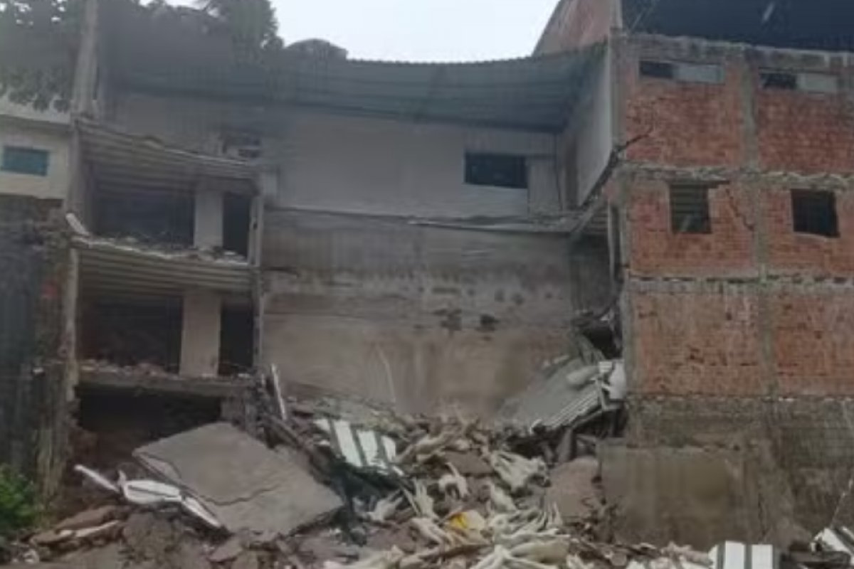 Prédio desaba na capital baiana; Salvador já registrou quase 80% de chuva esperada para o mês de novembro hoje (11)