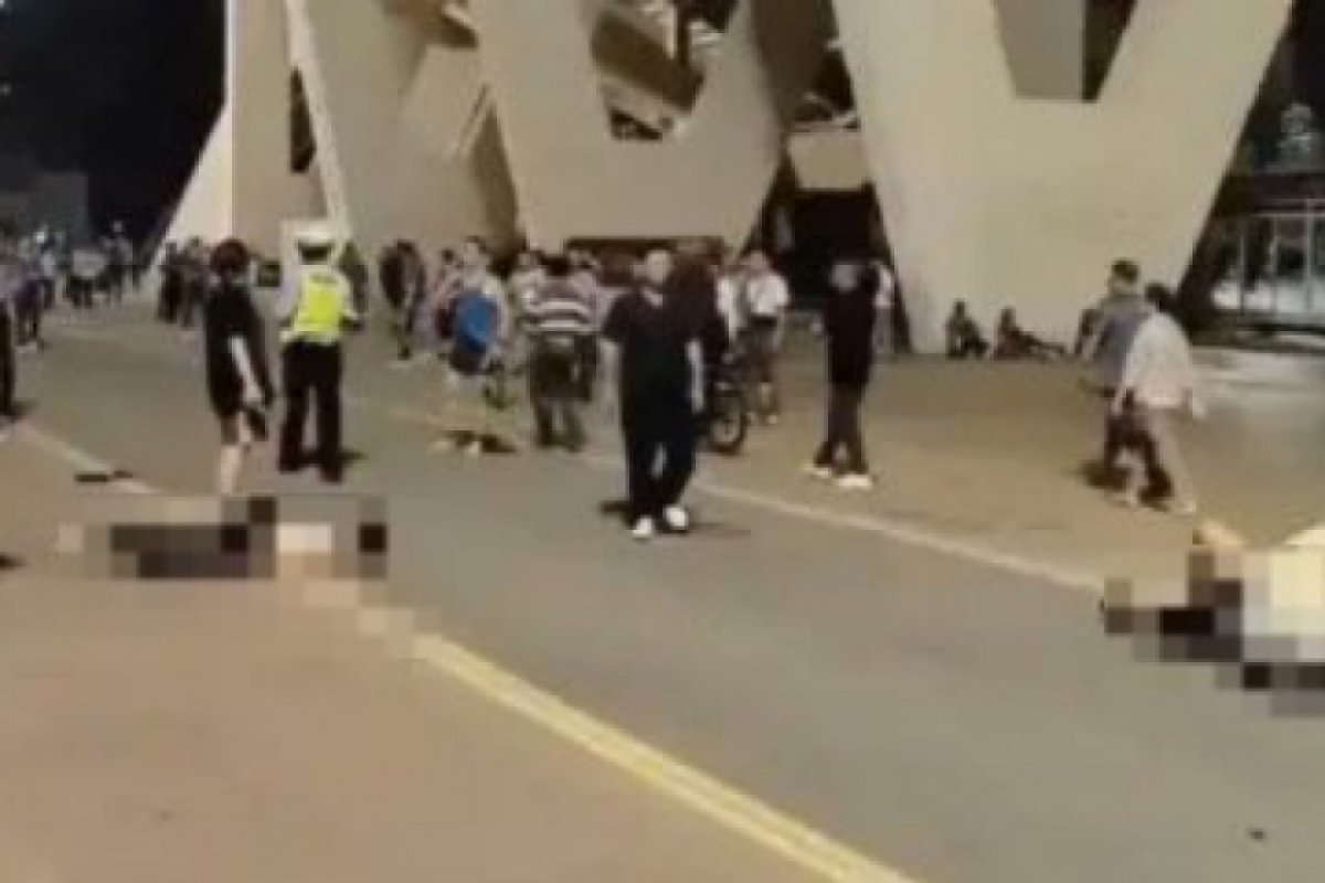 Carro avança contra grupo de pessoas na China e deixa ao menos 35 mortos