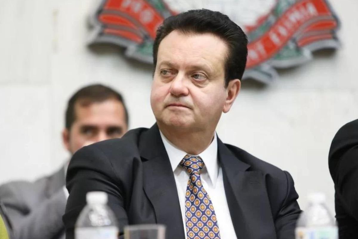 Líder em prefeituras, PSD gruda no centrão na Câmara e em disputas municipais