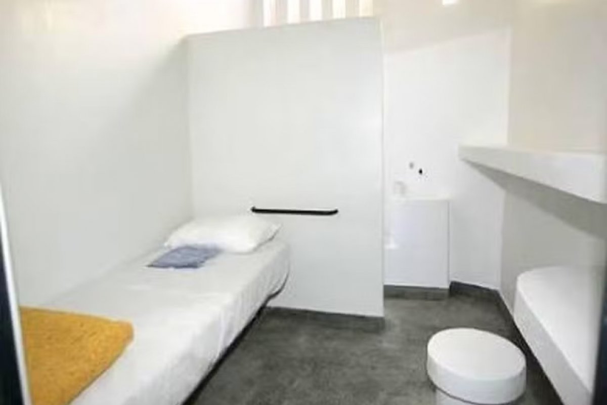 Rogério Andrade fica em cela de 6 m² em presídio de segurança máxima em Mato Grosso do Sul