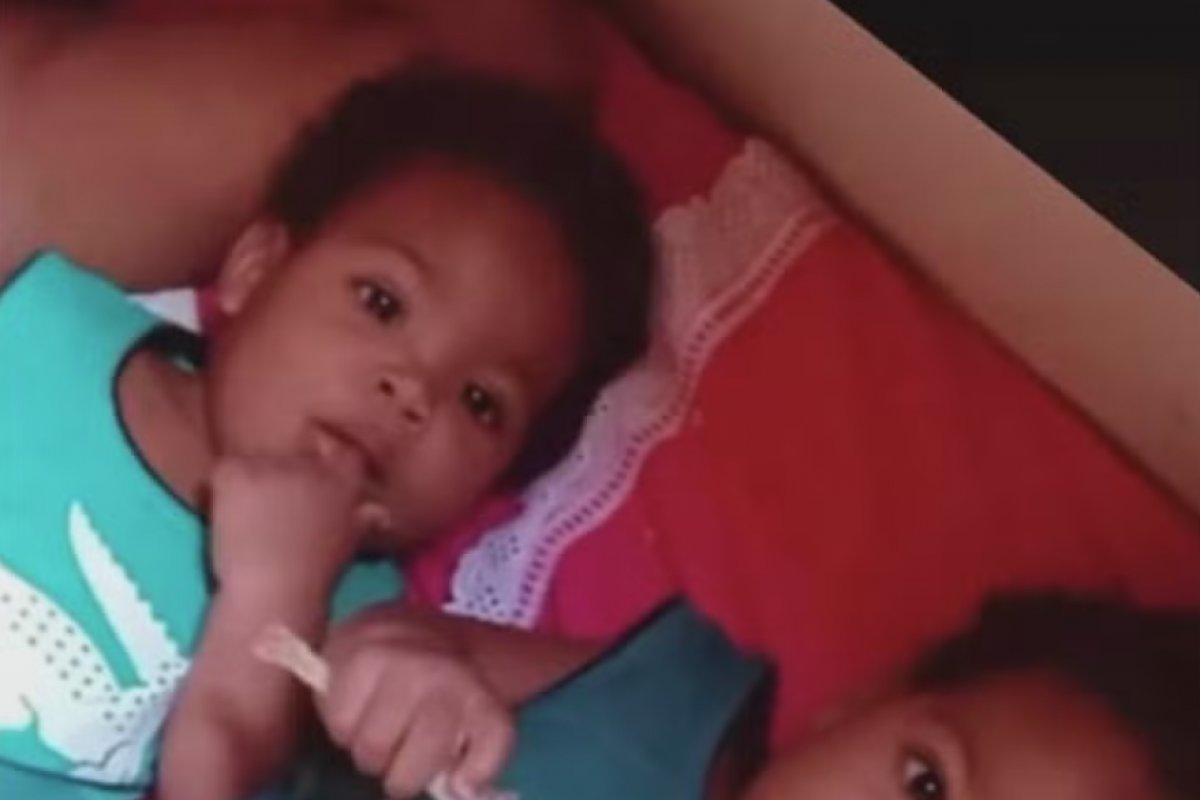 Pai que atropelou e matou filhos gêmeos é liberado após audiência de custódia