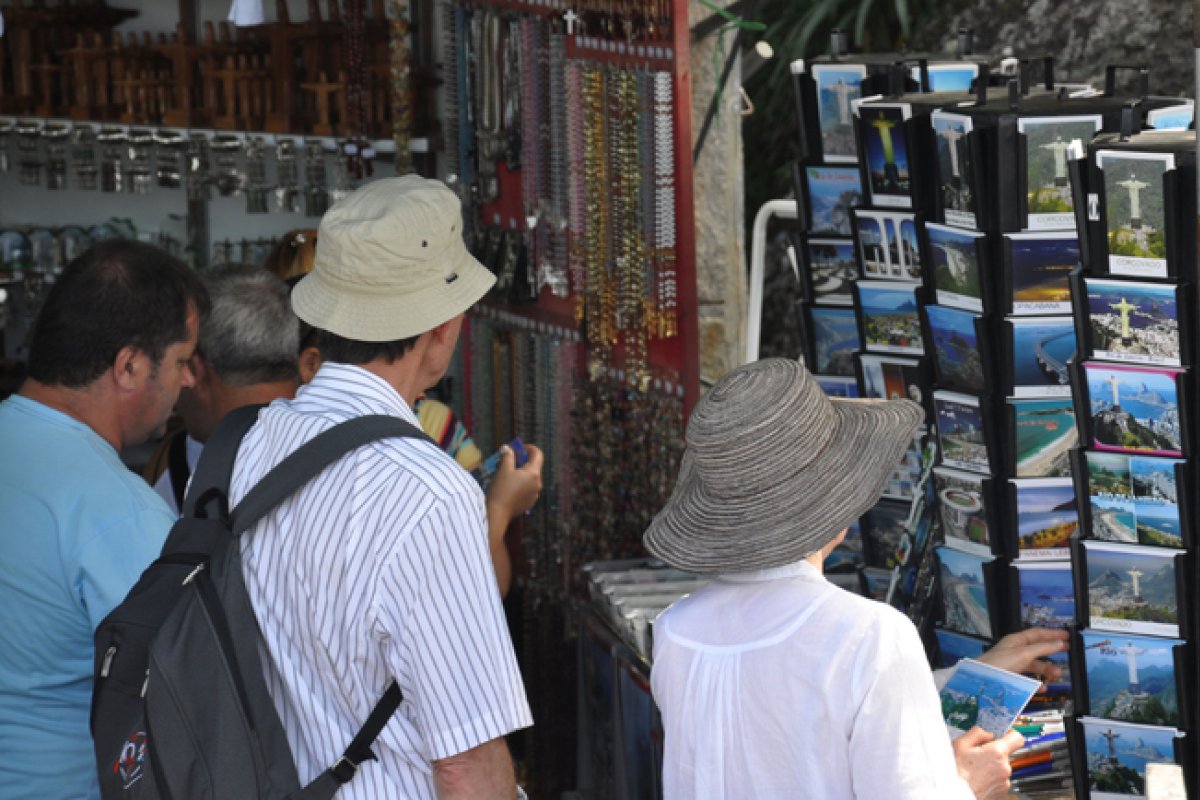 Bahia registra instabilidade no volume de serviços em setembro e expansão de 1,4% no terceiro trimestre, segundo IBGE