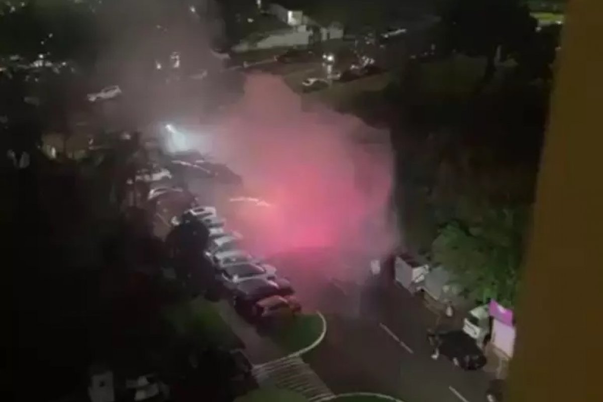 Câmara suspende sessão após explosões na praça dos Três Poderes